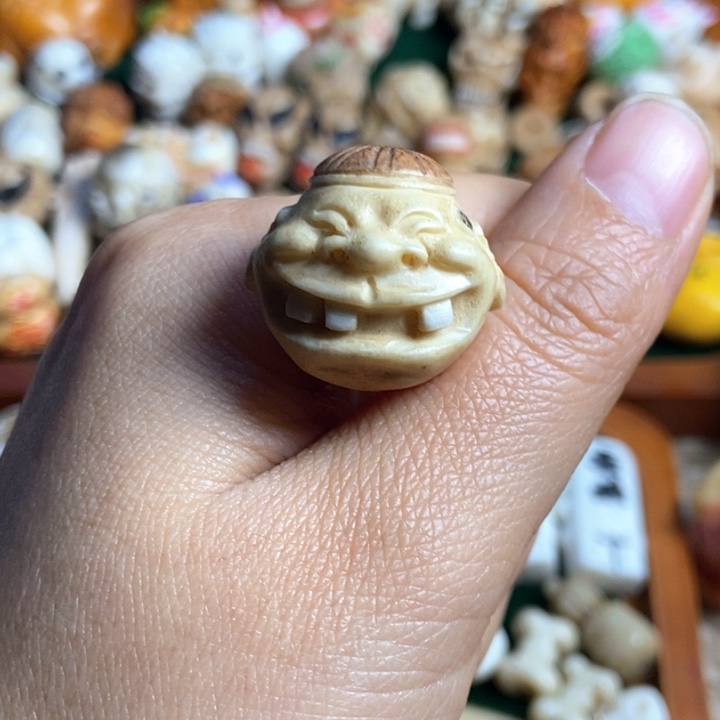 配饰鹿角雕刻地主头一个