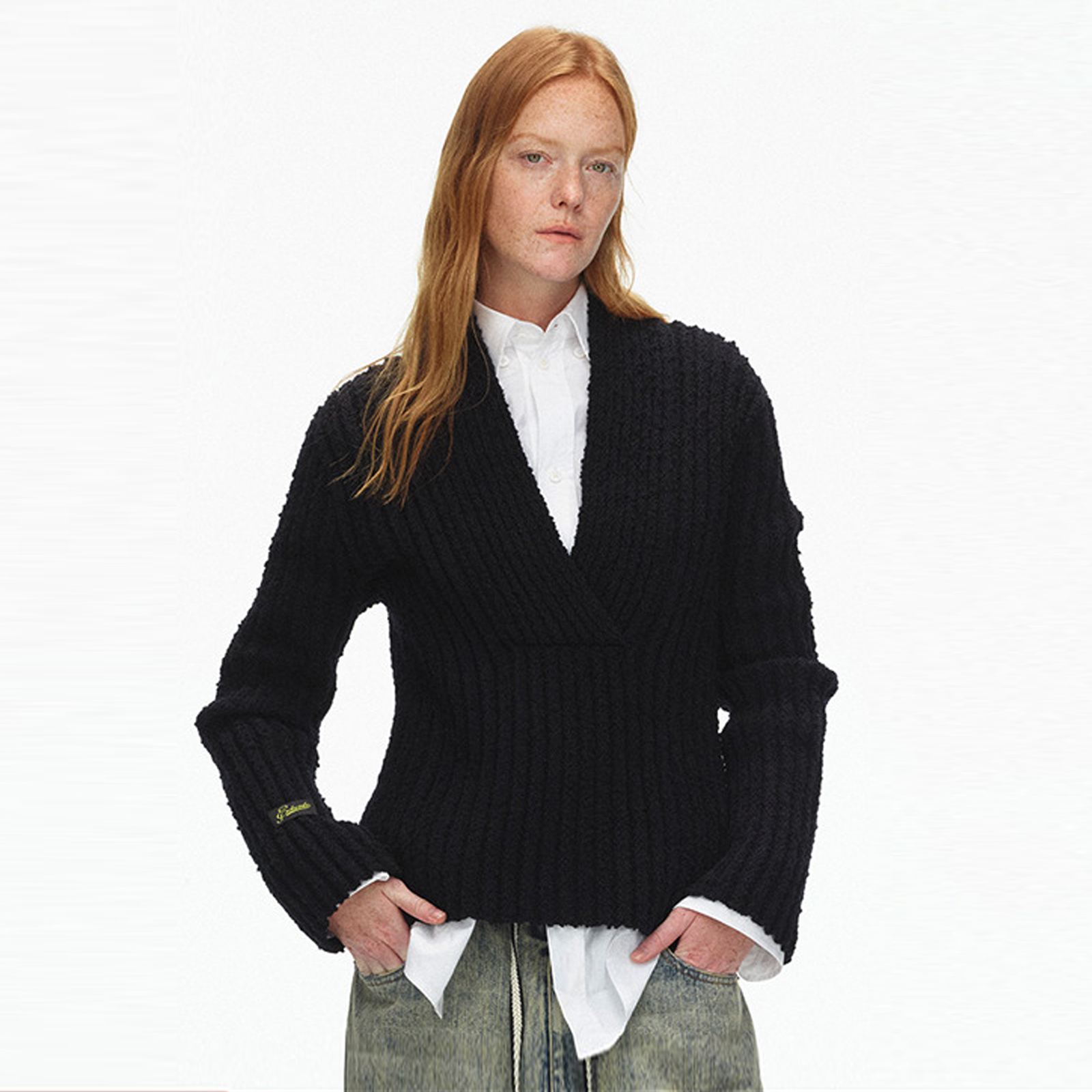 ECHOADE 25秋冬极简蓬松保暖肌理感纱线V领长袖针织衫CY5E13081