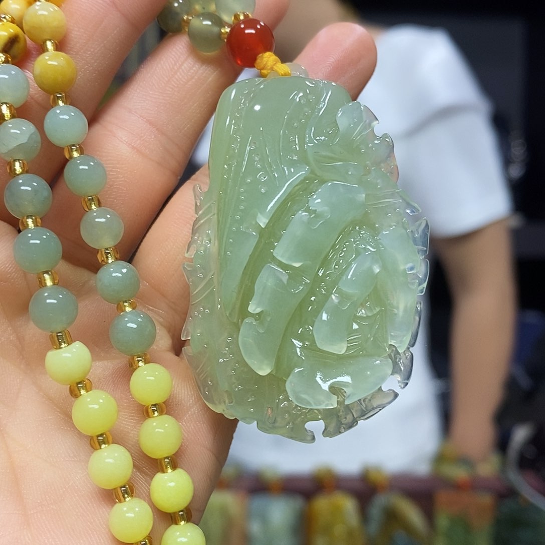 未镶嵌岫玉挂件吊坠