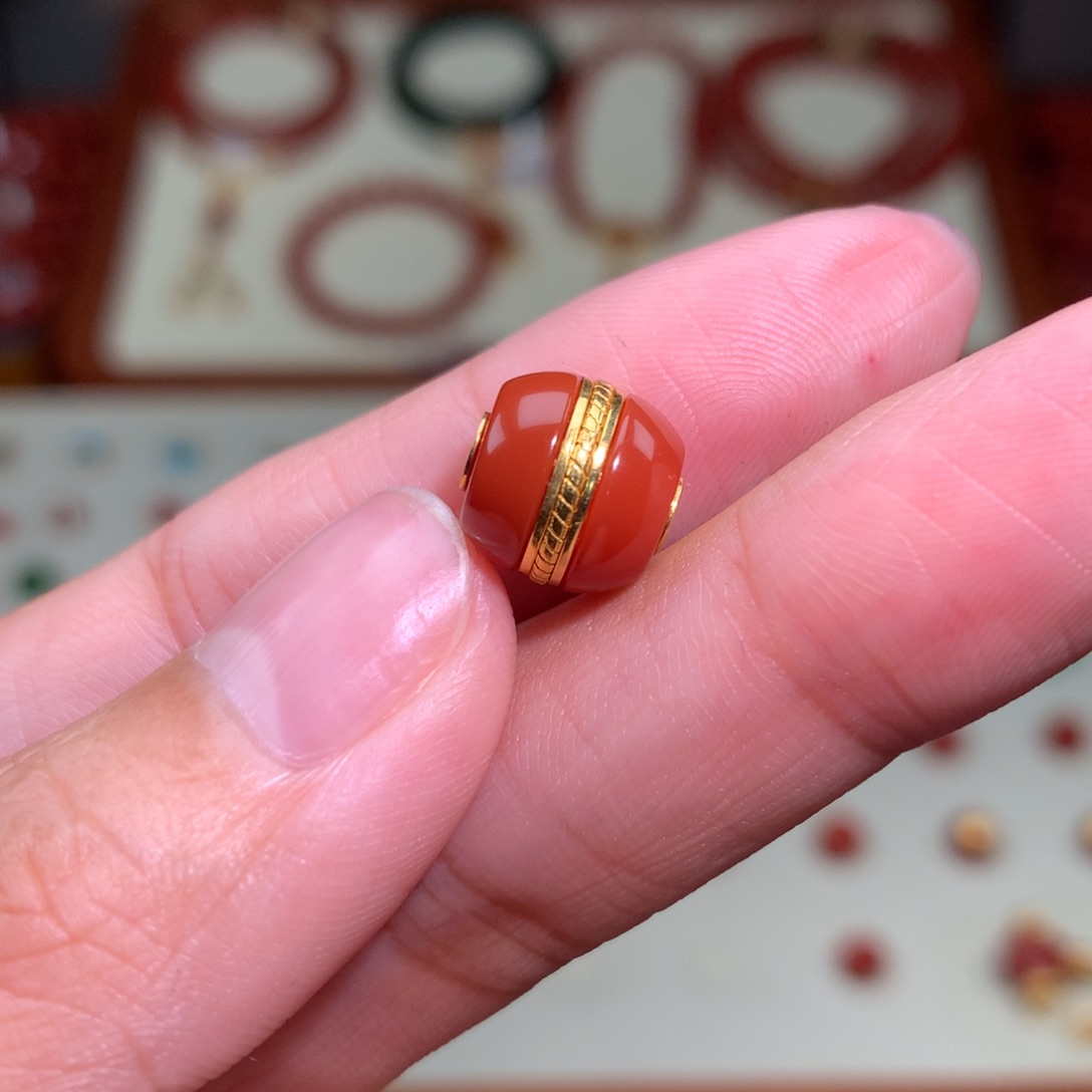 南红玛瑙颈饰未镶嵌