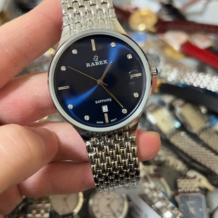 吕***文钢牛皮（革）钢石英机芯