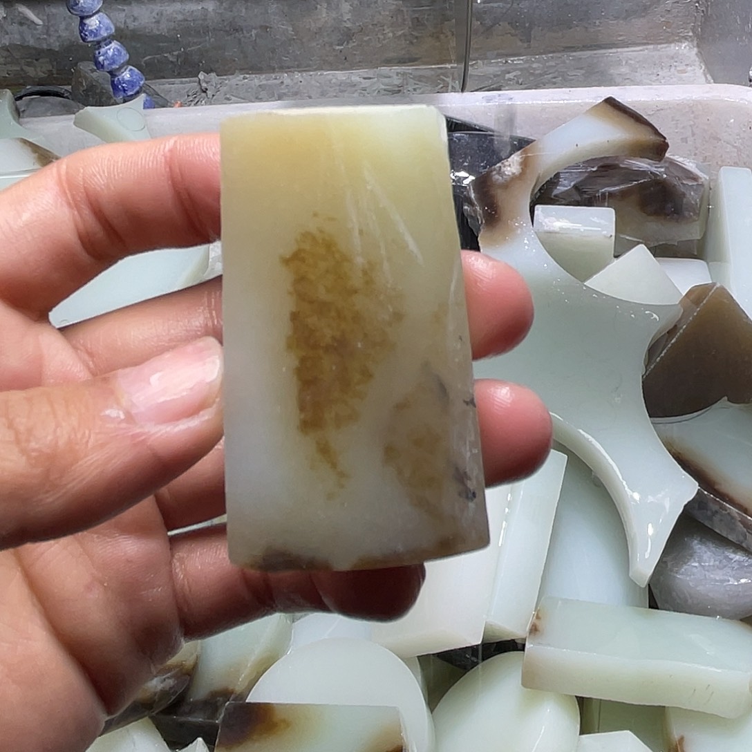 定制和田玉挂件未镶嵌