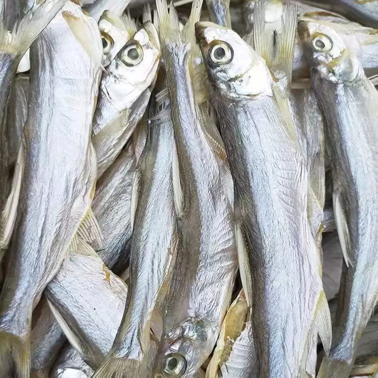 湖北广水农家特产淡水河鱼干刁子鱼翘嘴鱼干自然风干咸鱼干货