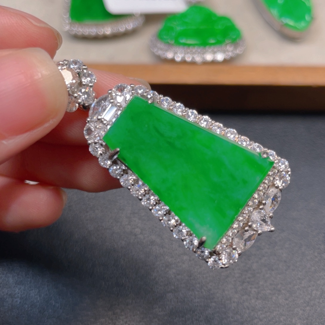 翡翠银S925镶嵌颈饰b j j j