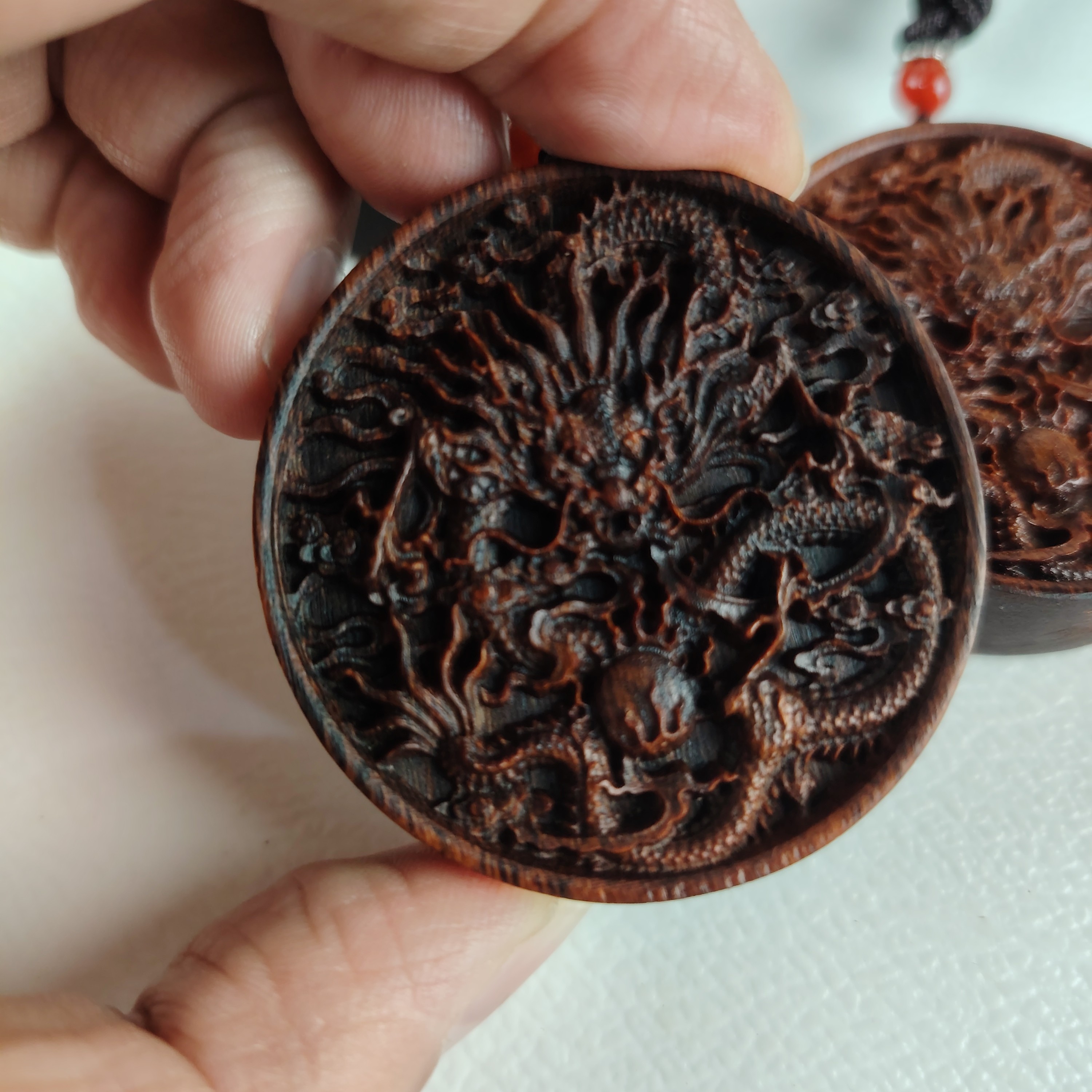 《富森雷击》大龙牌雕刻脖挂吊坠