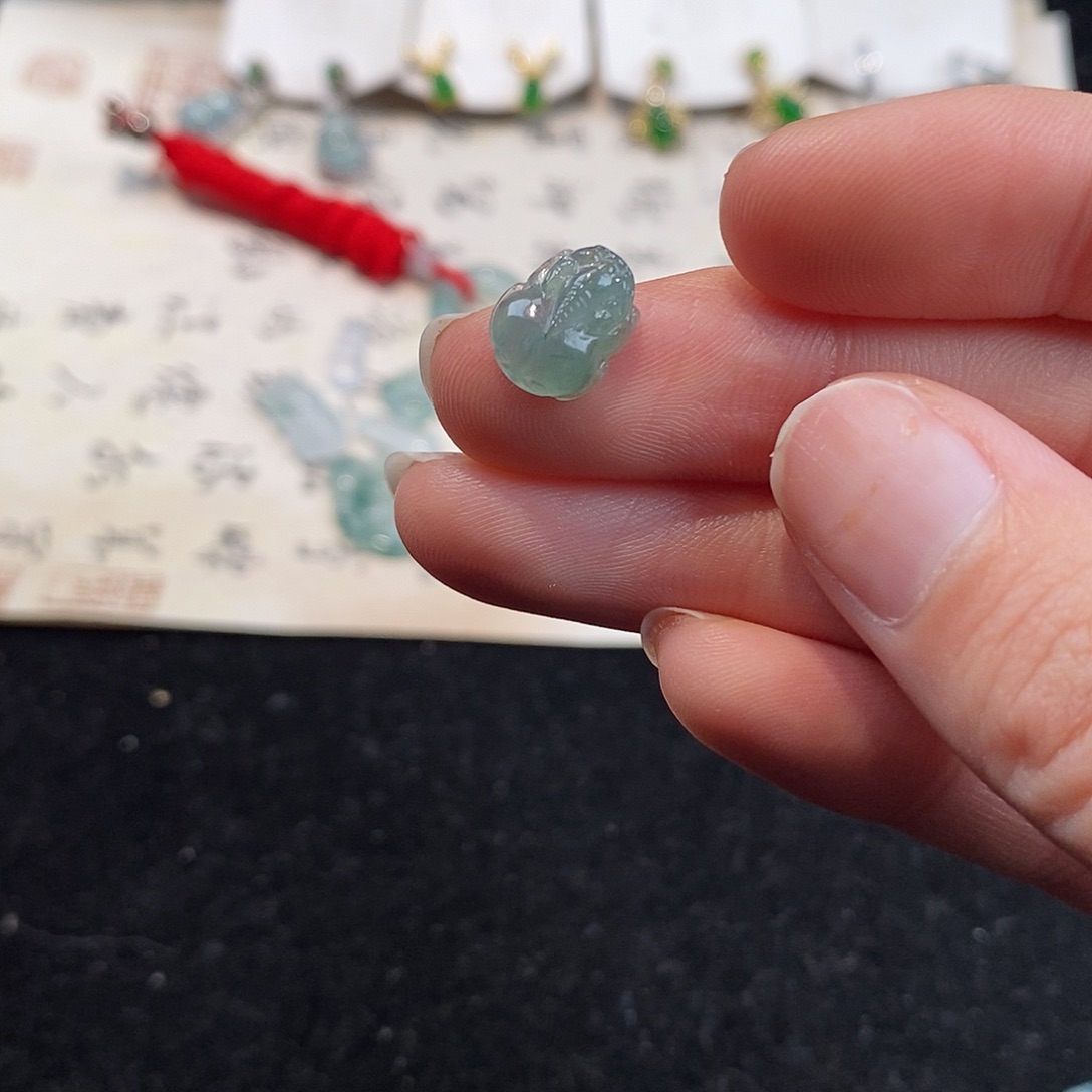 翡翠颈饰未镶嵌用****0天然翡翠