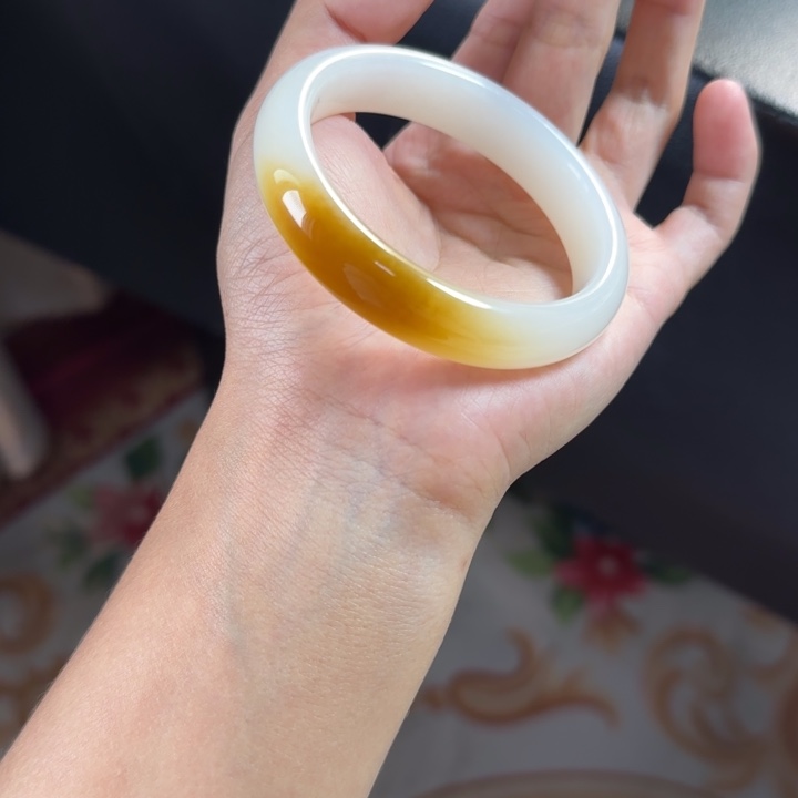 和田玉未镶嵌手镯艳红糖色56.8