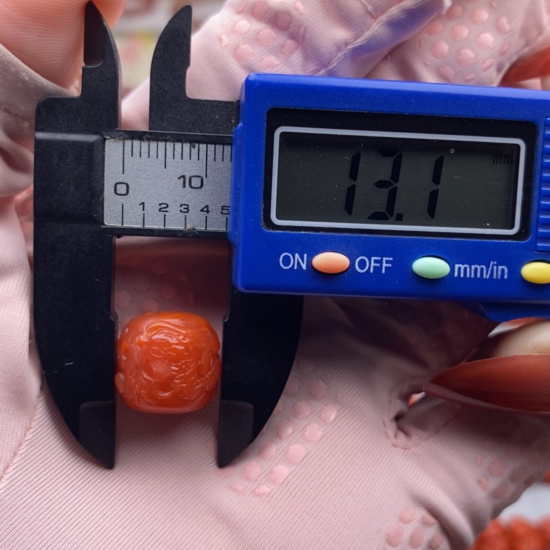 南红玛瑙配饰未镶嵌龙墩子 微瑕