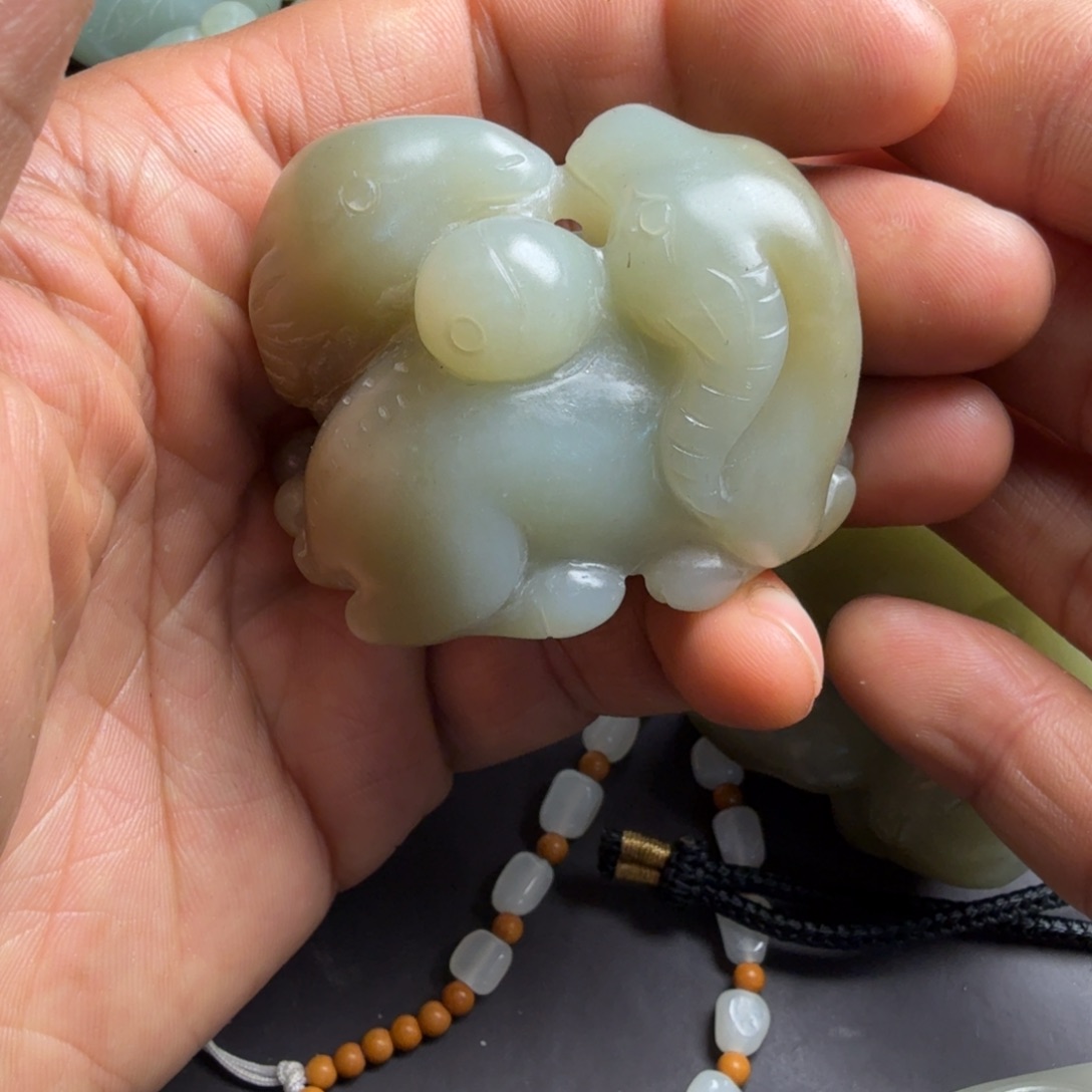 和田玉颈饰未镶嵌