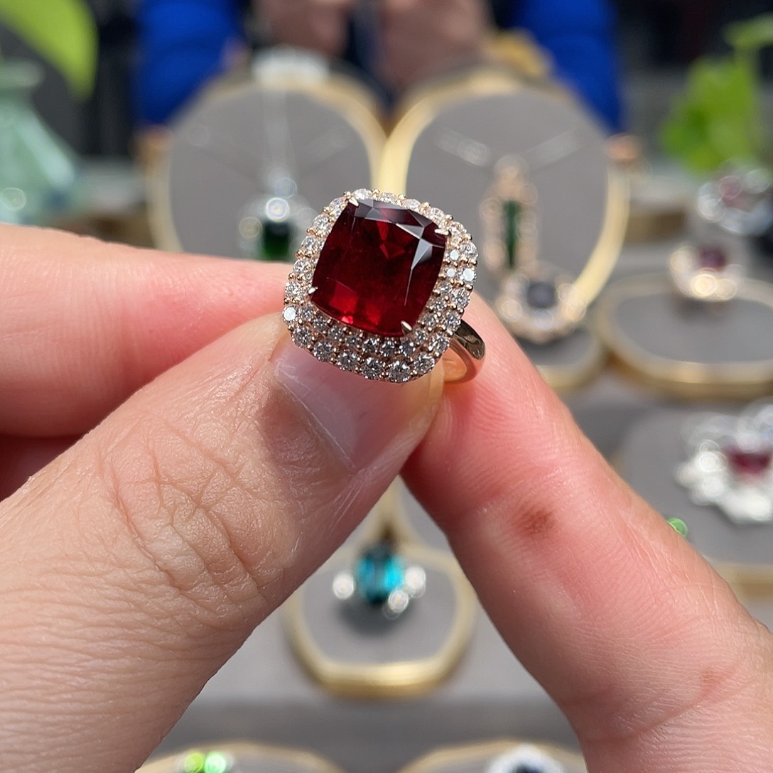 碧玺戒指18K金镶嵌5.25ct