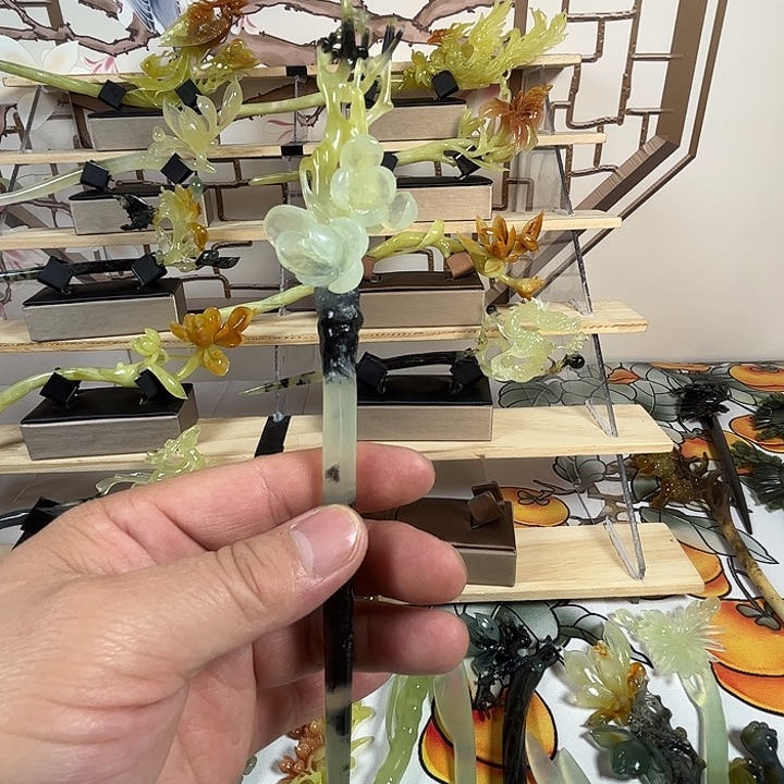 南***。蛇纹石玉未镶嵌发簪