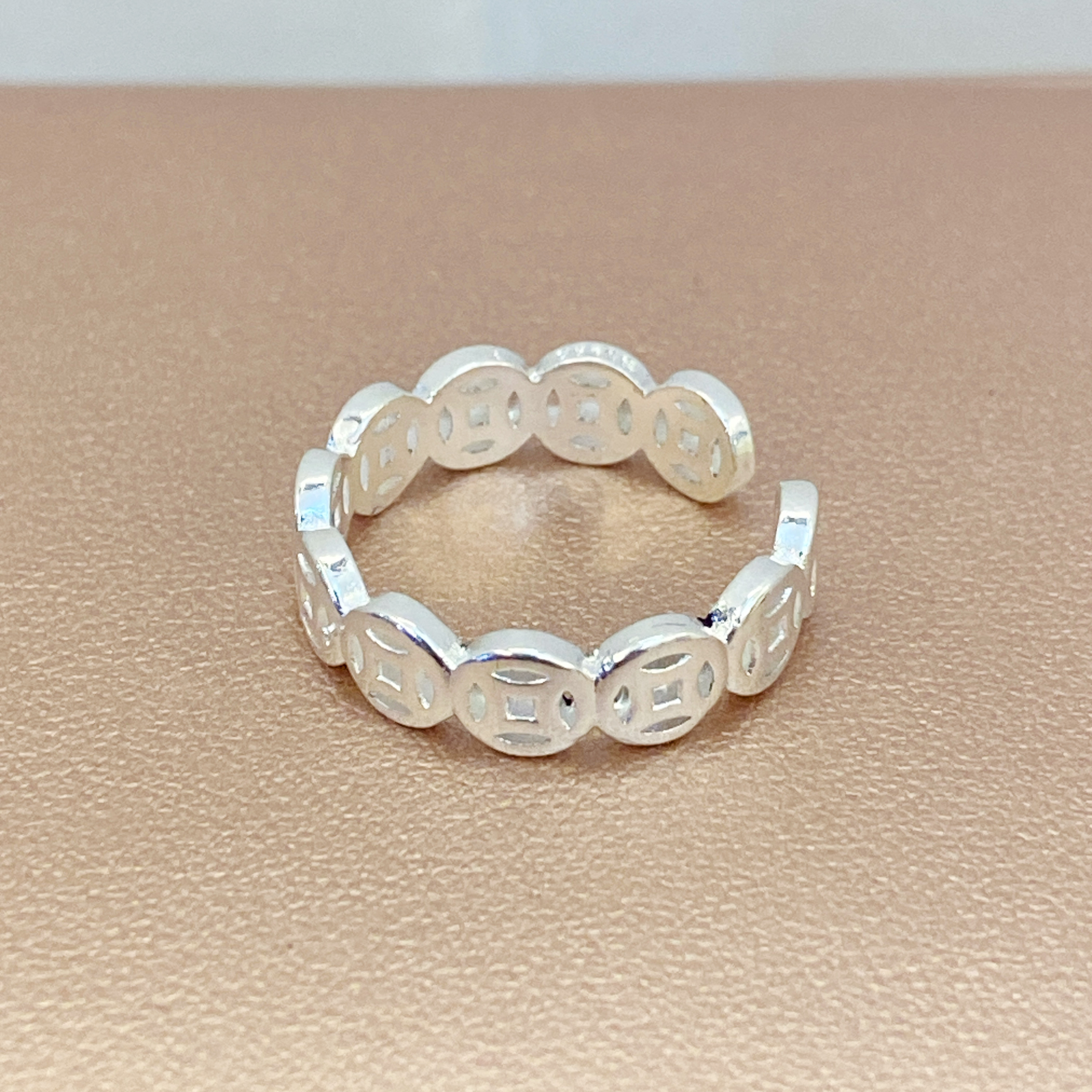   编号55  镂空钱币钱多多戒指实心指环开口 （无礼盒）