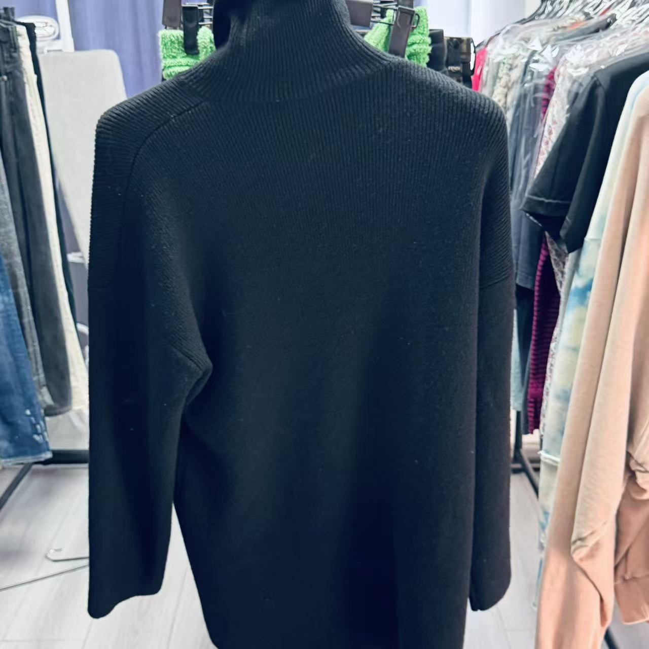 未使用 Balenciaga/巴黎世家 巴黎世家高领毛衣搭高领