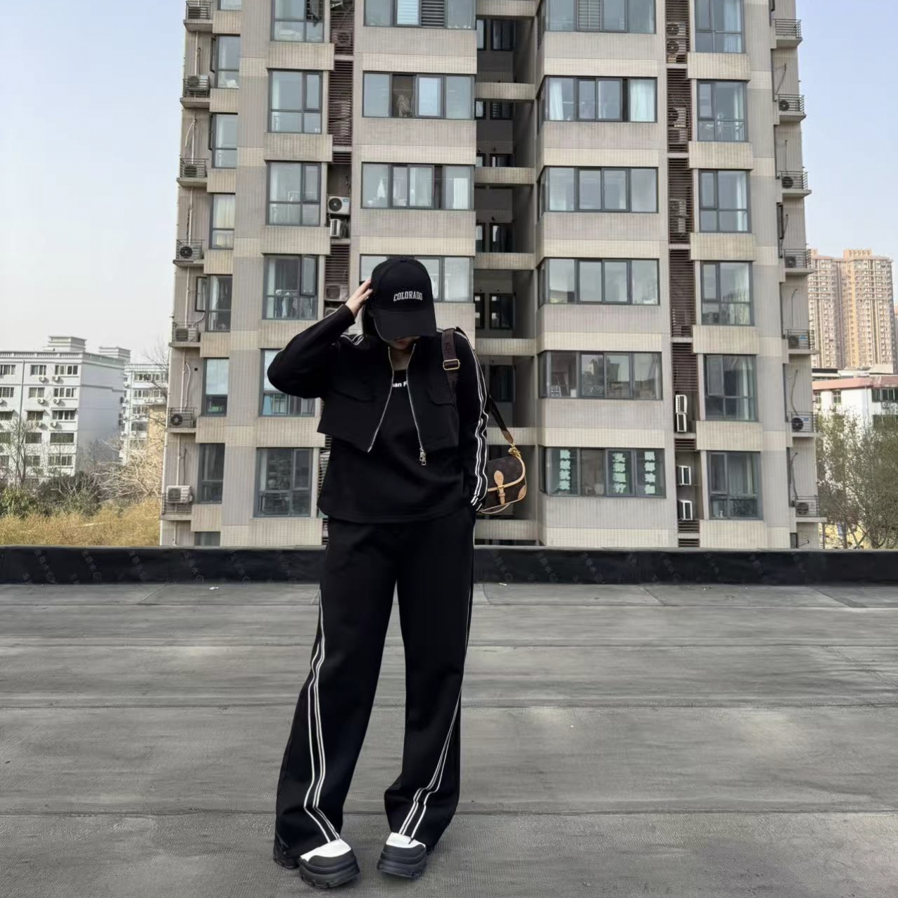 新款穿搭8888高级感时尚运动套装假两件上衣➕阔腿裤两件套