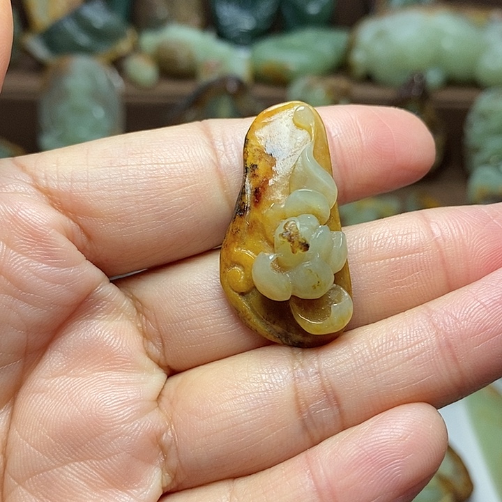 岫岩河磨玉（透闪石质玉）未镶嵌颈饰