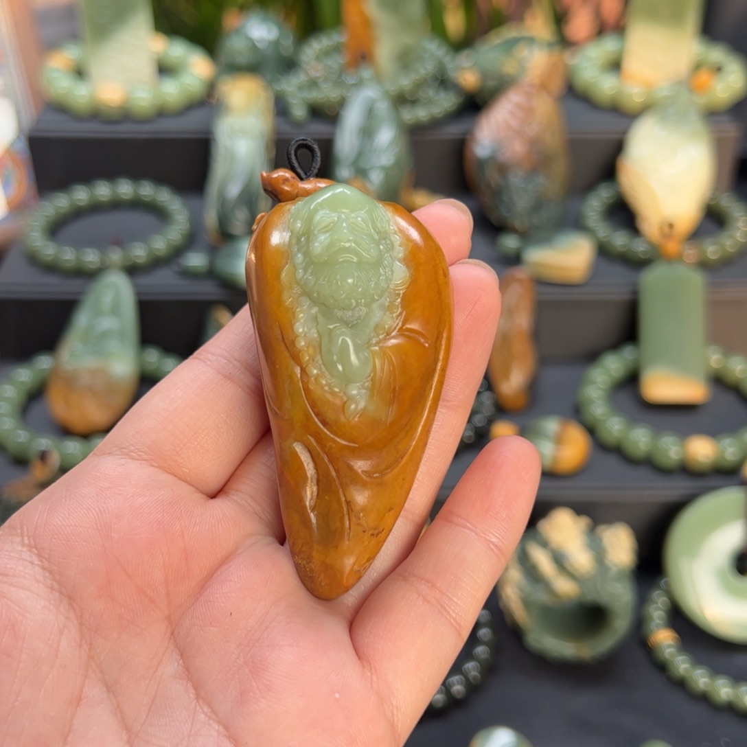 ****7岫岩河磨玉（透闪石质玉）未镶嵌颈饰