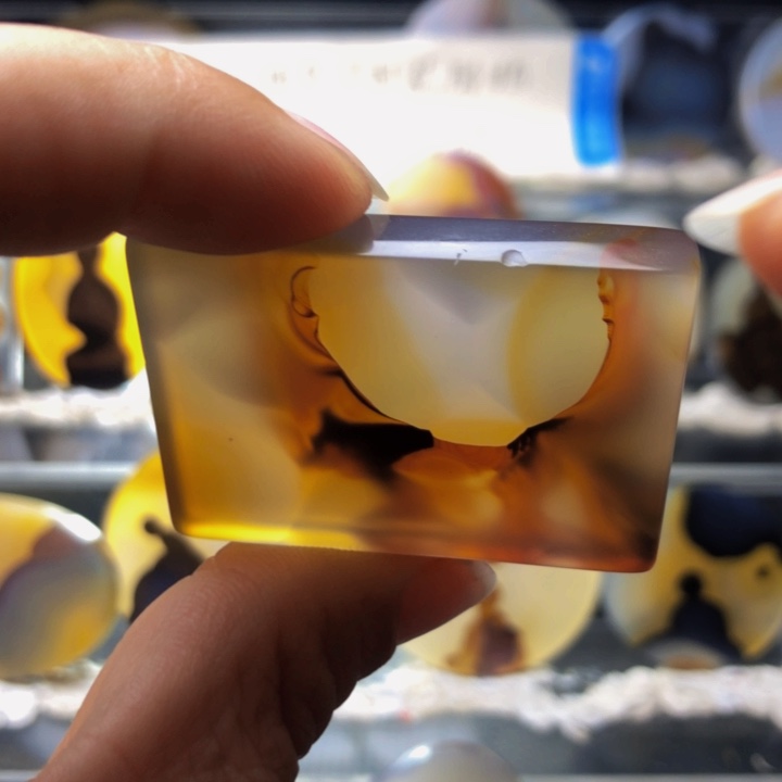 合金玛瑙/玉髓珠宝奇石用****3190有瑕