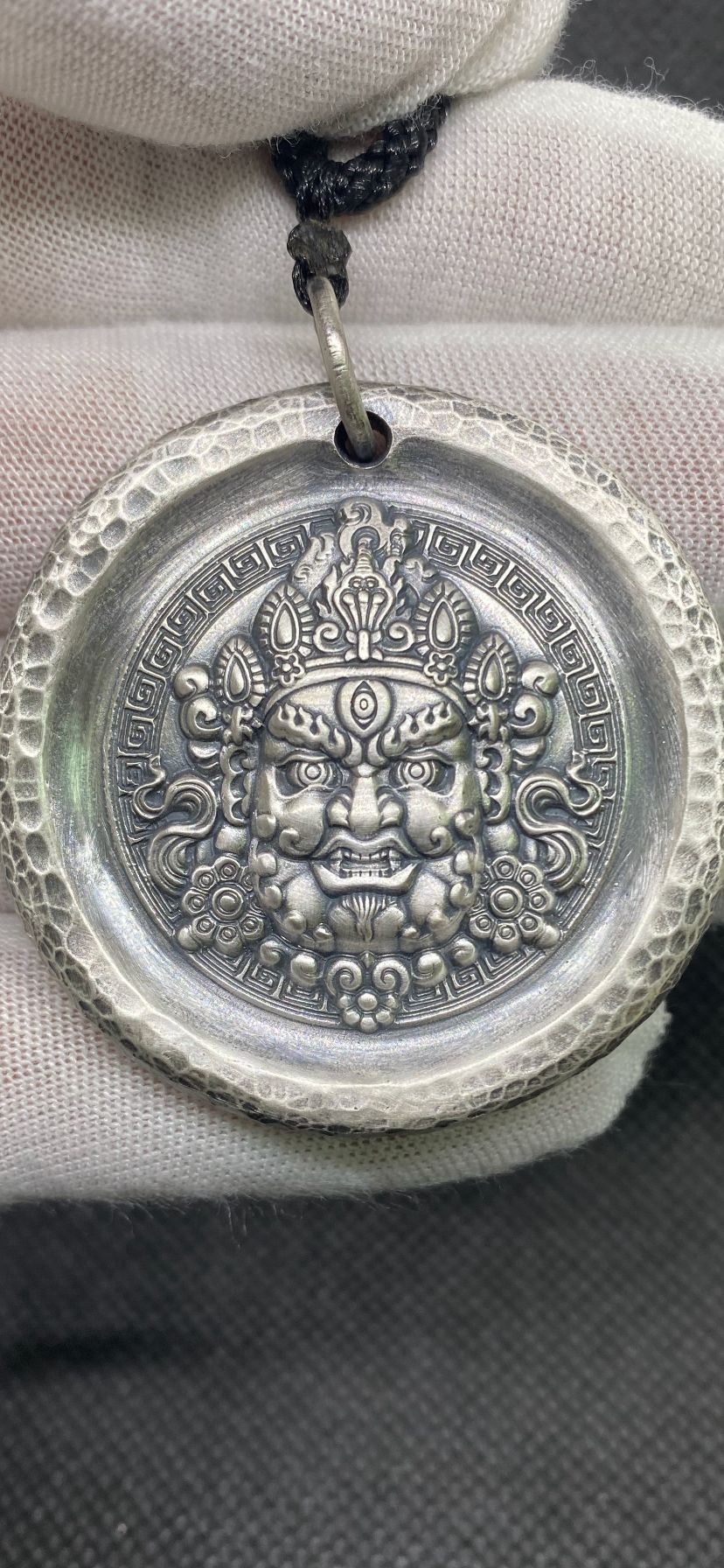 足银银制品 黄财神吊坠锤纹款实心五路财神定制生日礼物足银9999