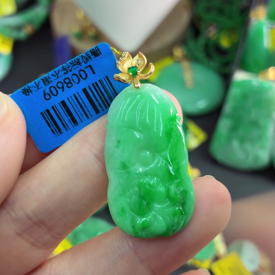 翡翠未镶嵌吊坠(不含链)