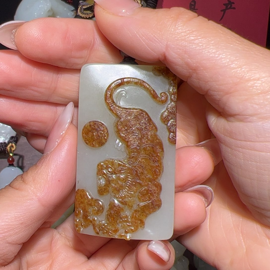 和田玉颈饰未镶嵌心**成