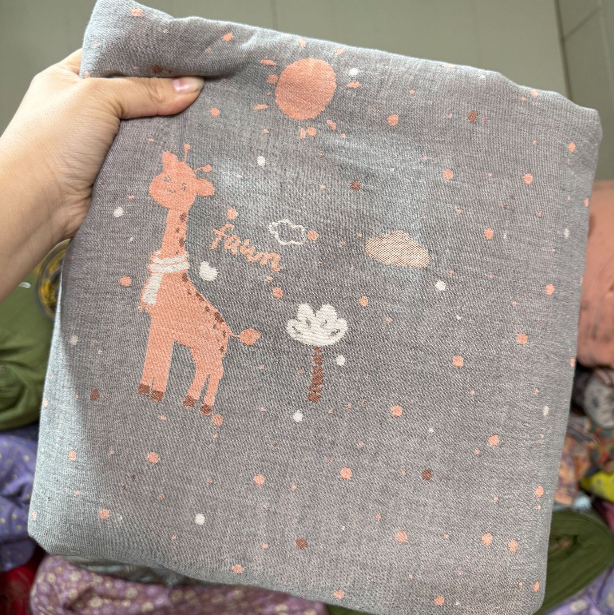 斑马与鹿（灰玉）长2.45 宽2.5 纯棉色织双层纱布头。