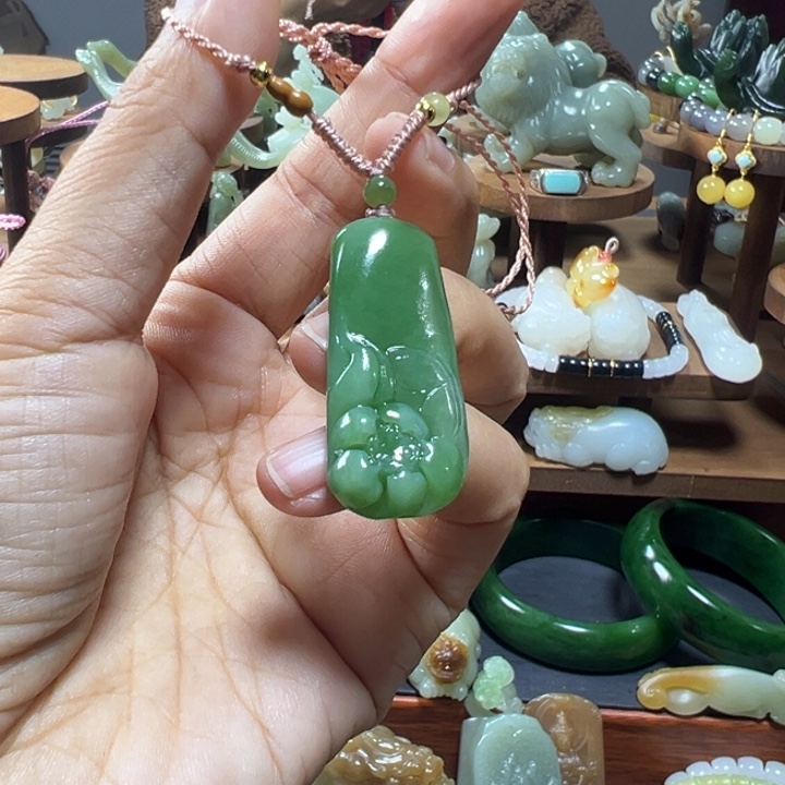 颈饰未镶嵌和田玉清**物