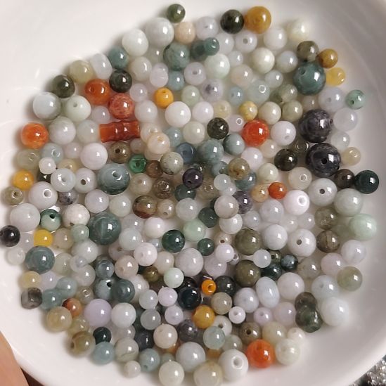 翡翠未镶嵌颈饰珠子一碗