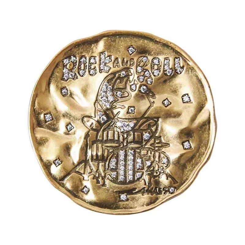 铜合金胸针 季阿玛施新颖时尚百搭圆形架子鼓镶钻胸针女创意饰品