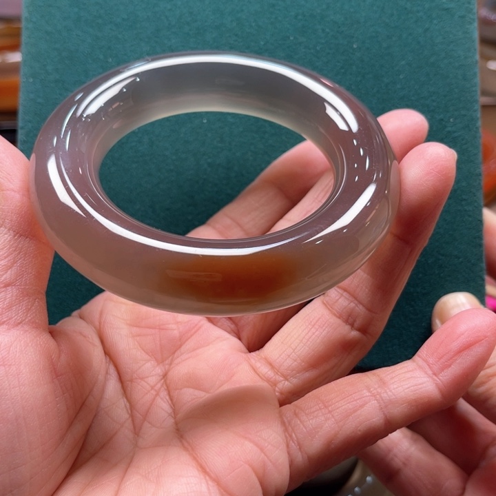 玛瑙/玉髓手镯未镶嵌Y***a