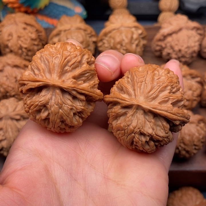 文玩核桃把件39边40肚，全品精配，圆球苹果园