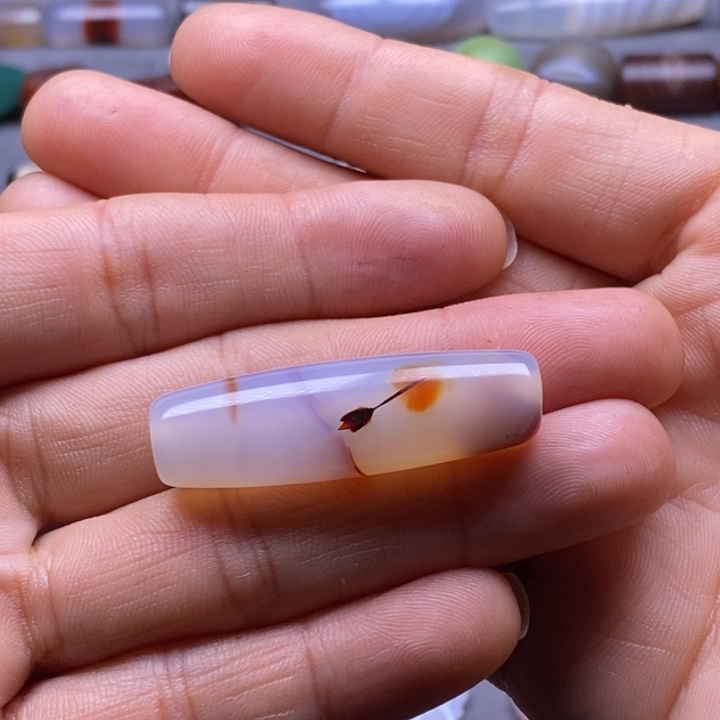 午***旁玛瑙/玉髓未镶嵌巴西玛瑙饰品桶珠