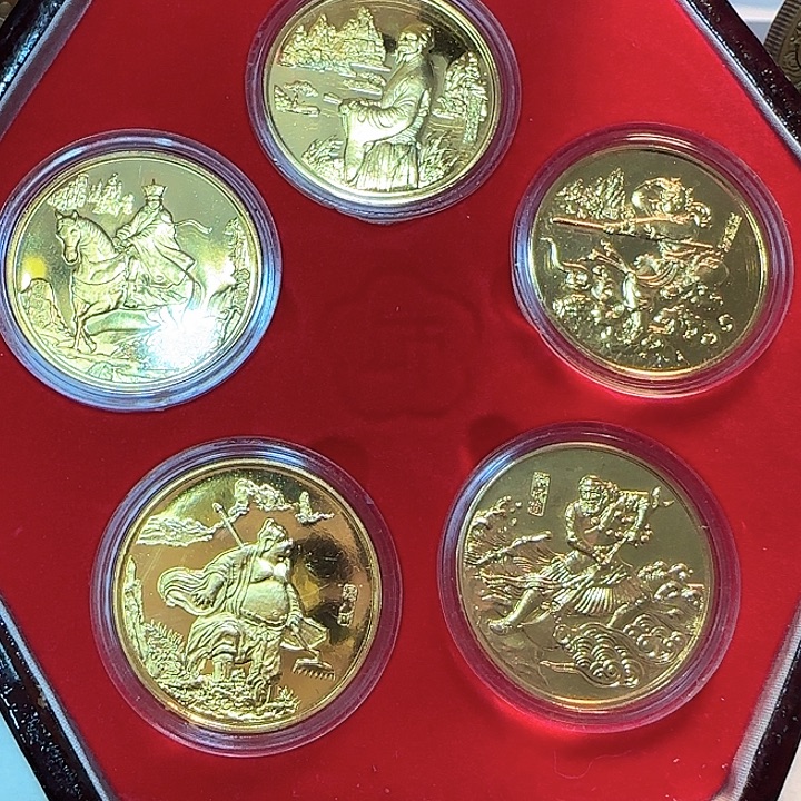 其他普通金属西游记纪念章一套