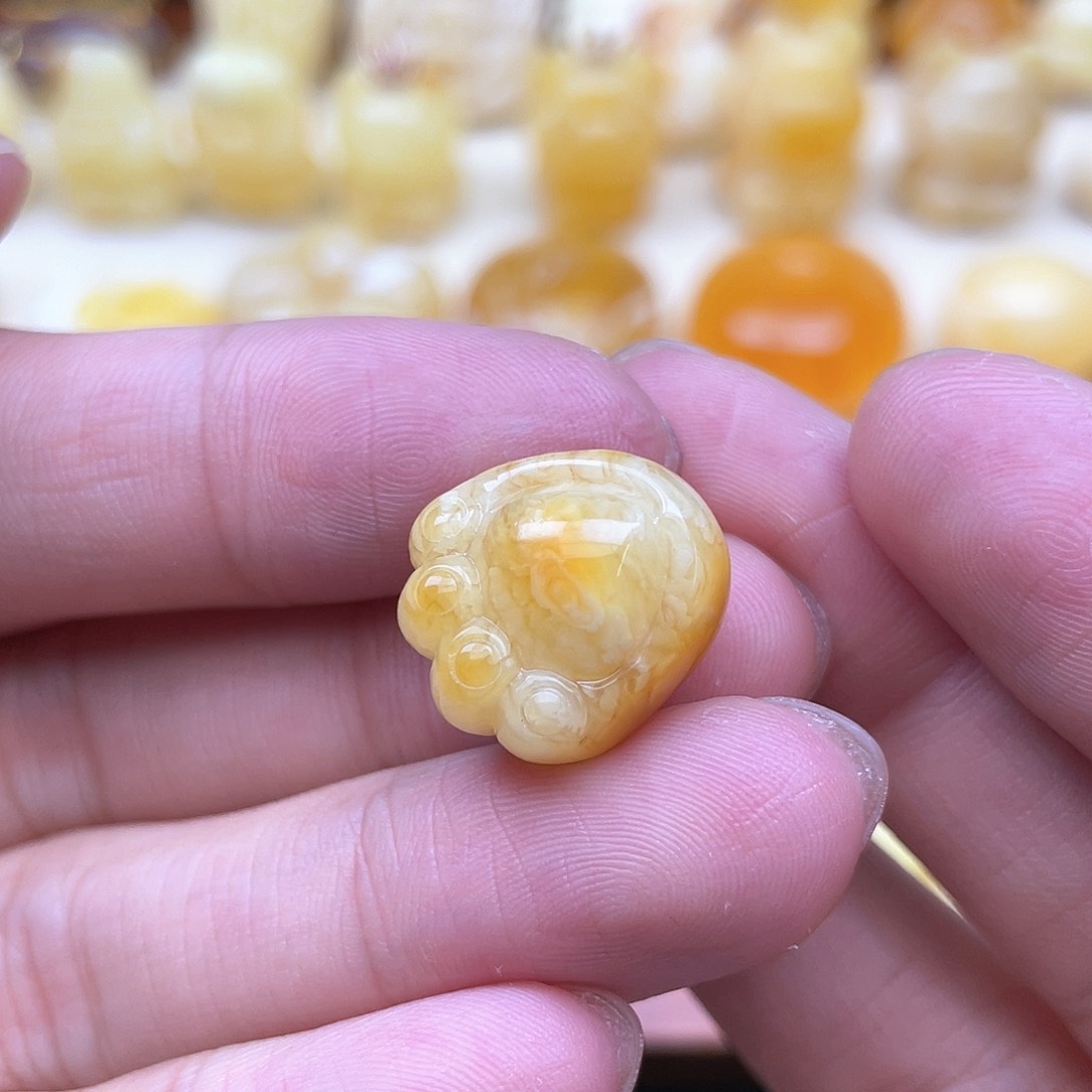 琥珀裸石未镶嵌蜜蜡