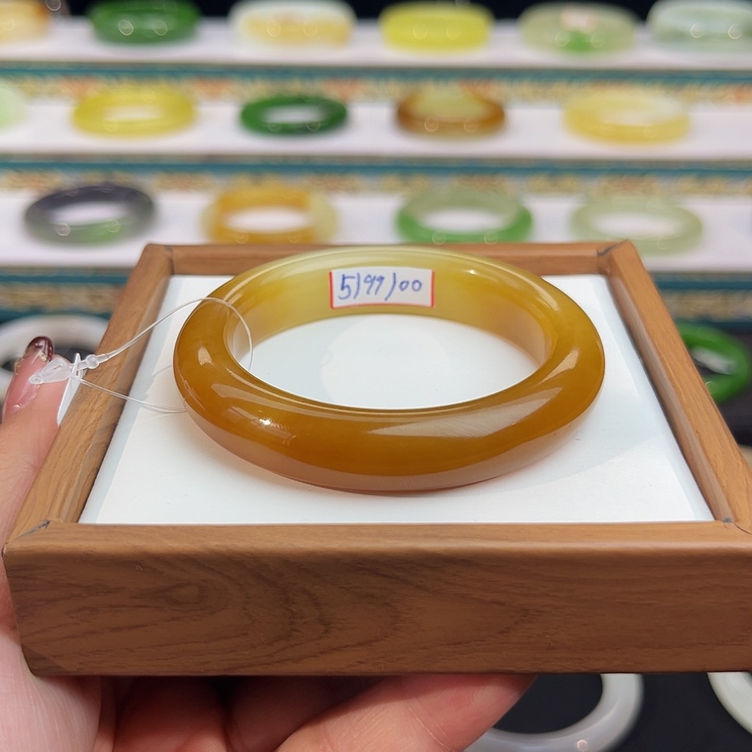 未镶嵌手镯和田玉-老红糖手镯～新品超推！