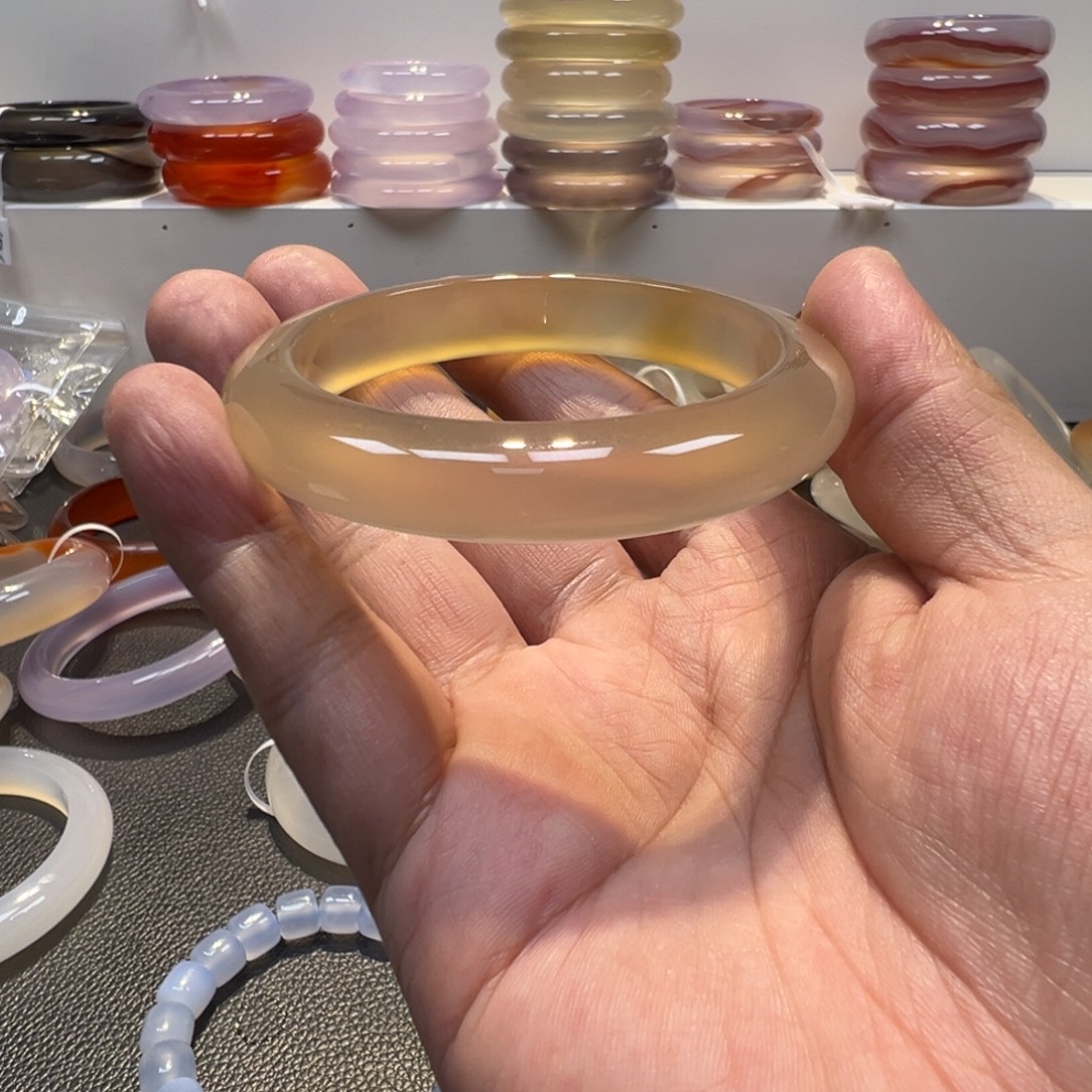 蔬***喽玛瑙/玉髓未镶嵌手镯