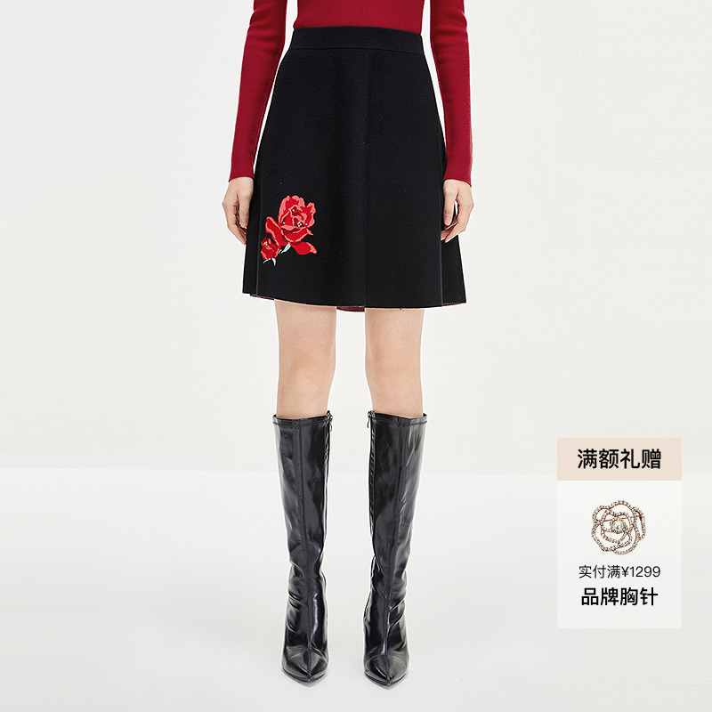 珂莱蒂尔Koradior浪漫玫瑰提花针织半裙A字气质修身短款裙子