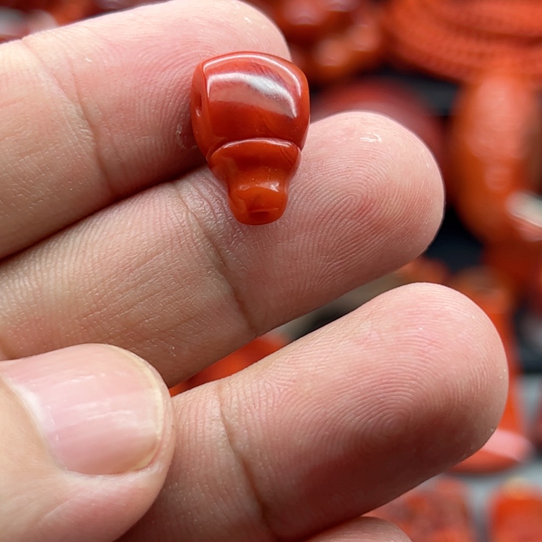 南红玛瑙配饰未镶嵌