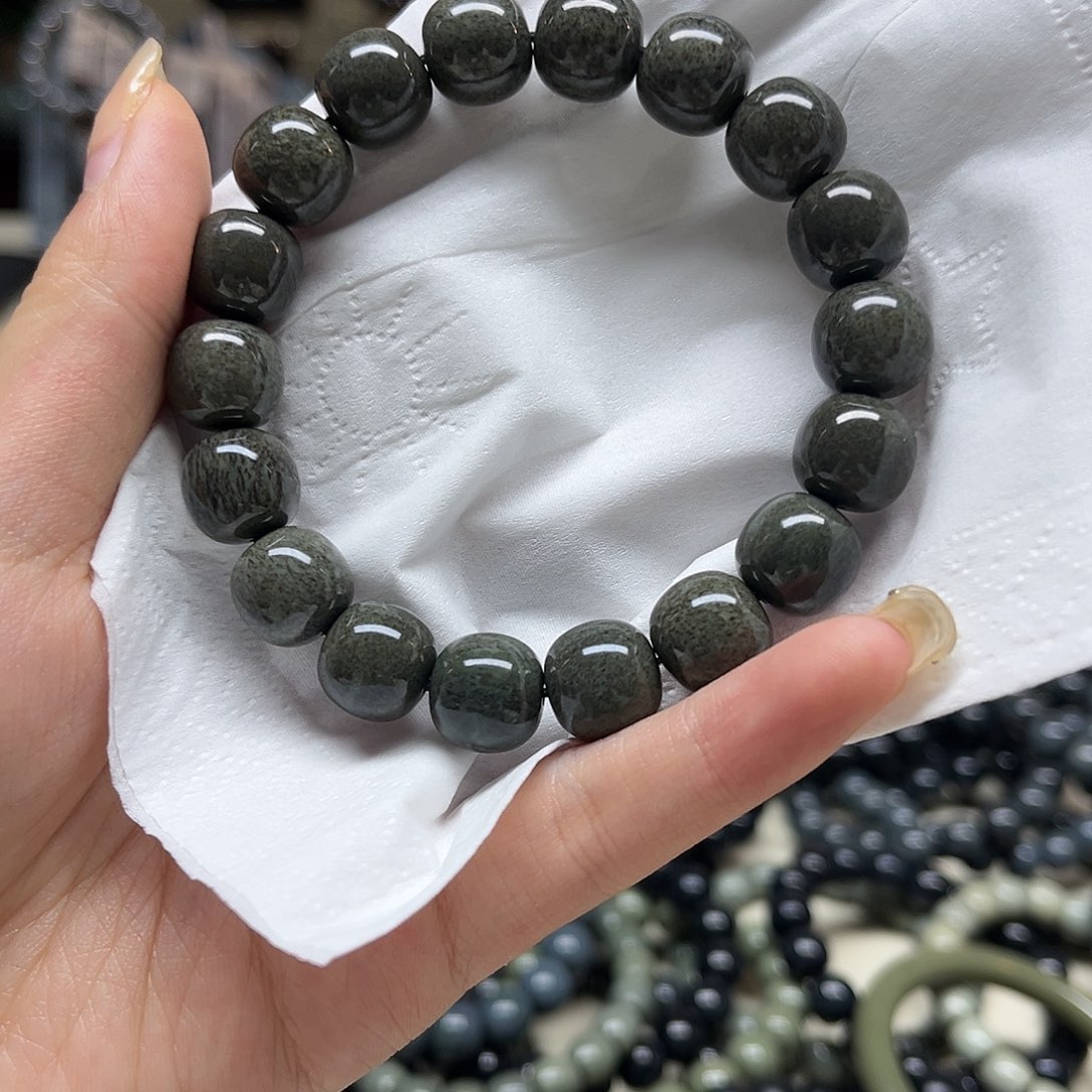 和田玉未镶嵌手链