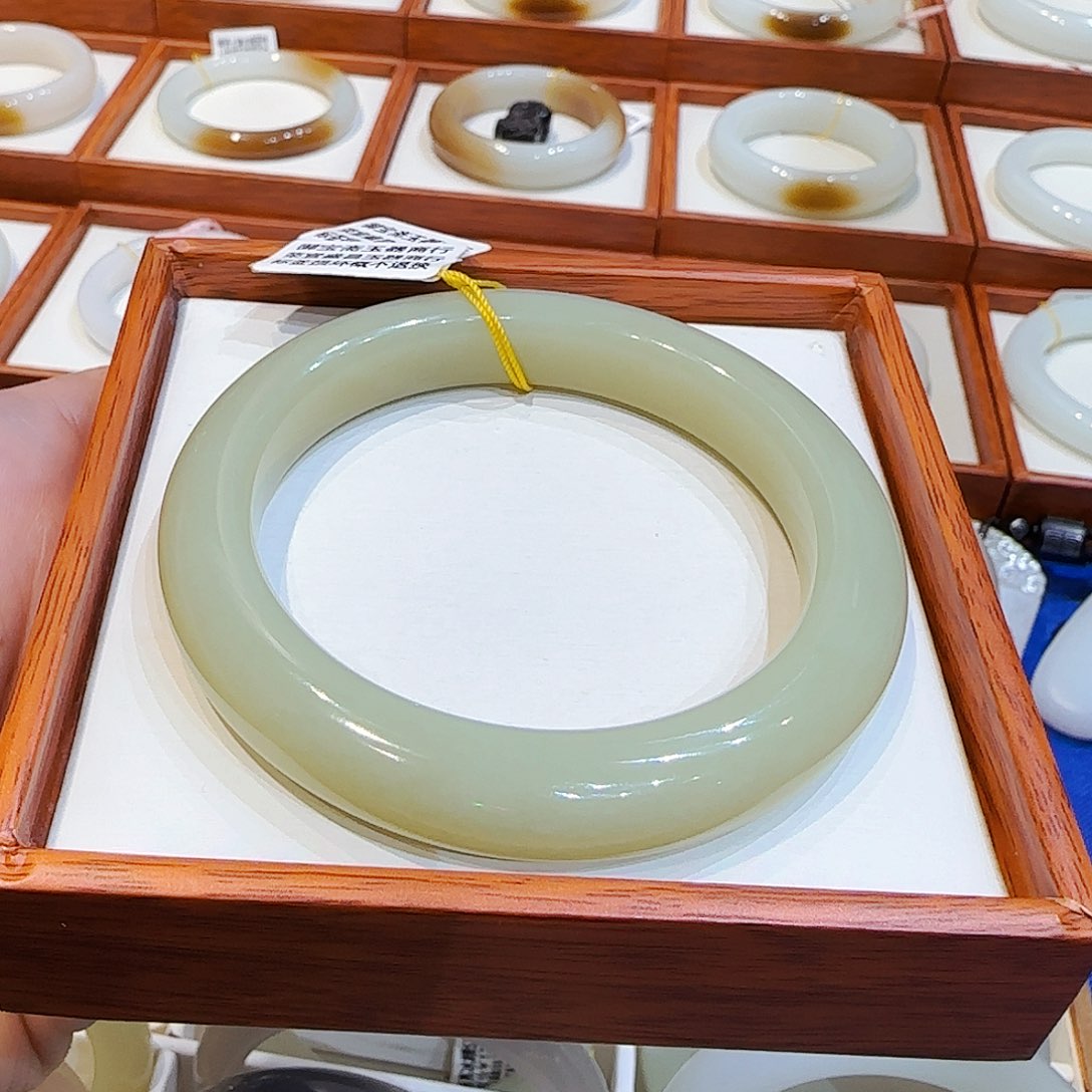 和田玉手镯未镶嵌黄口59