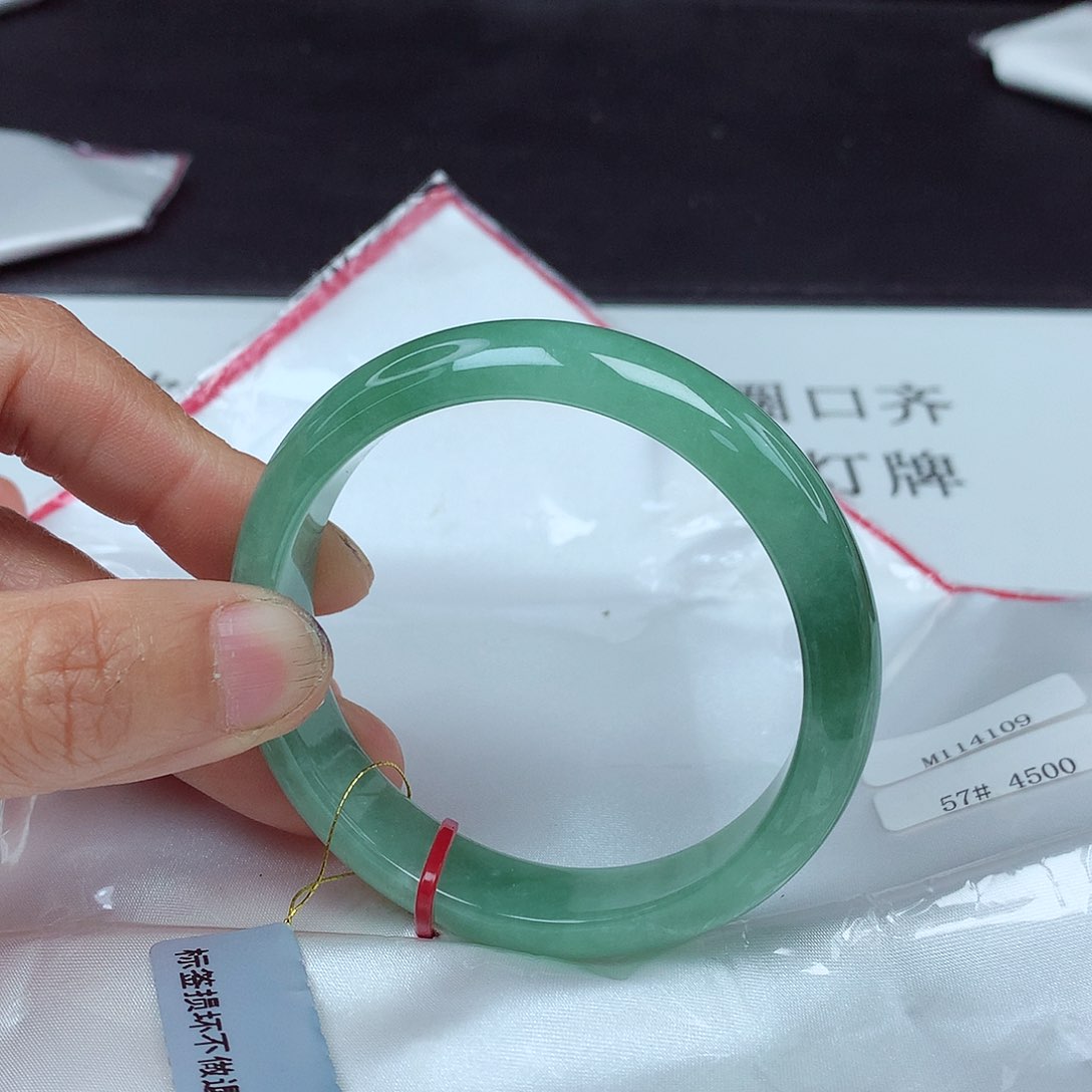 翡翠手镯未镶嵌57圈4109
