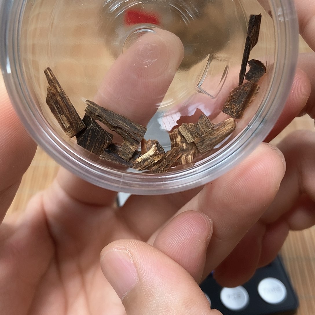 沉香碎屑沉香芽庄白棋沉水碎料1克