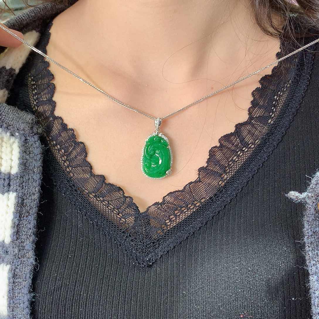 翡翠吊坠(赠链)18K金镶嵌赵****@