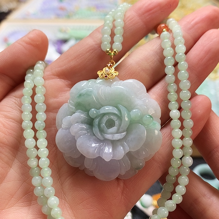 翡翠颈饰未镶嵌吊坠