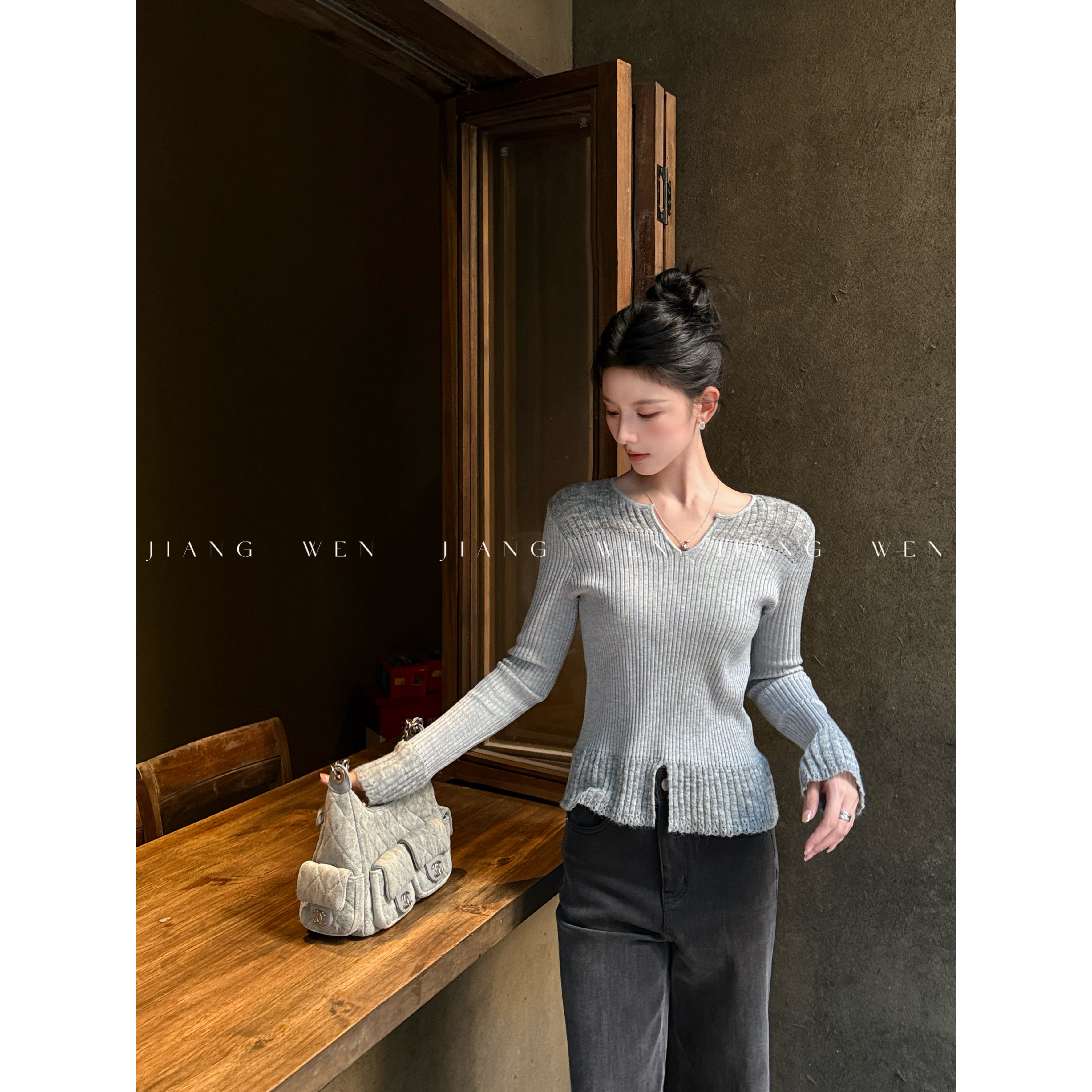 【银雾灰】“羊毛”设计感拼接开叉设计显瘦V领针织衫上衣