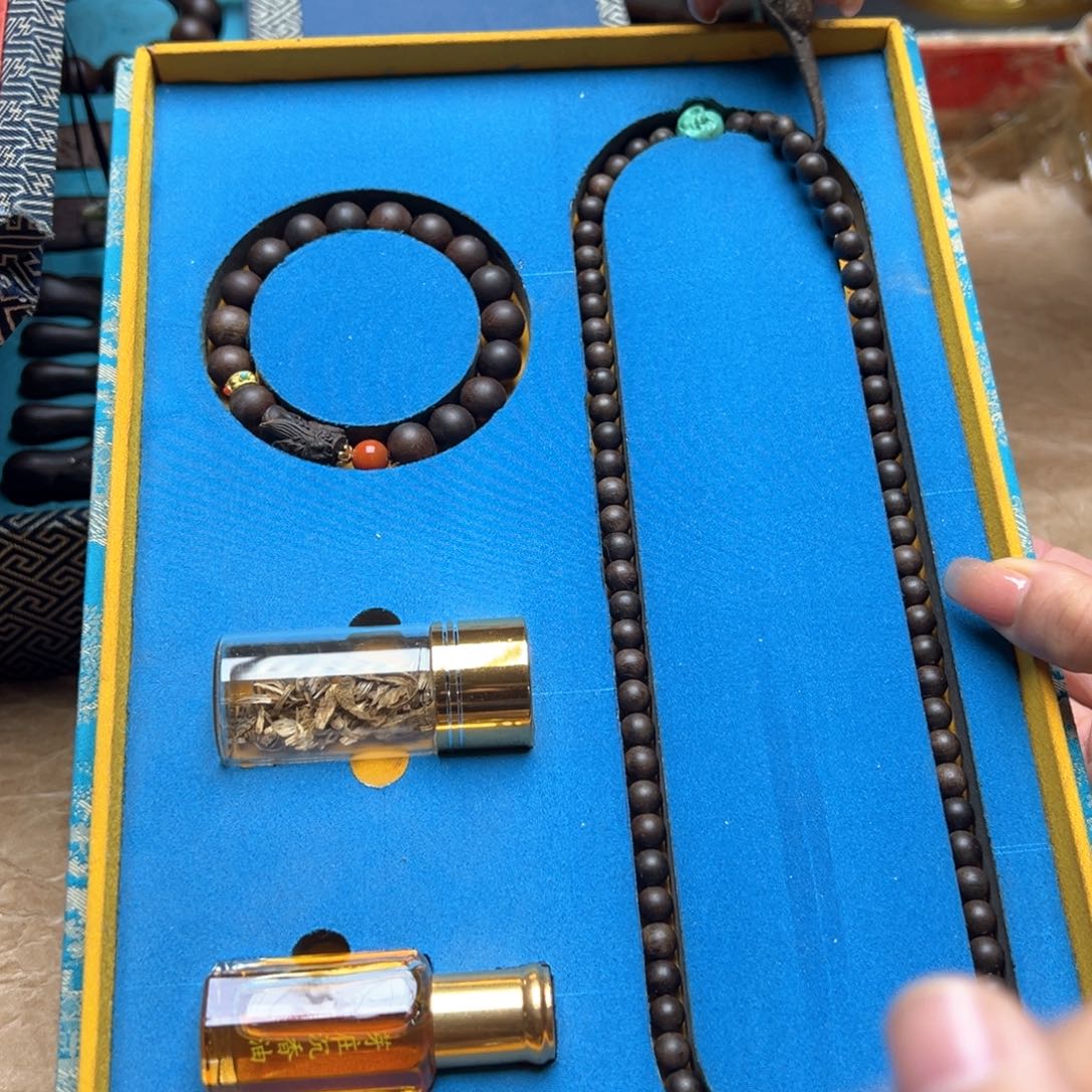 大叶紫檀（黑酸枝木类）
