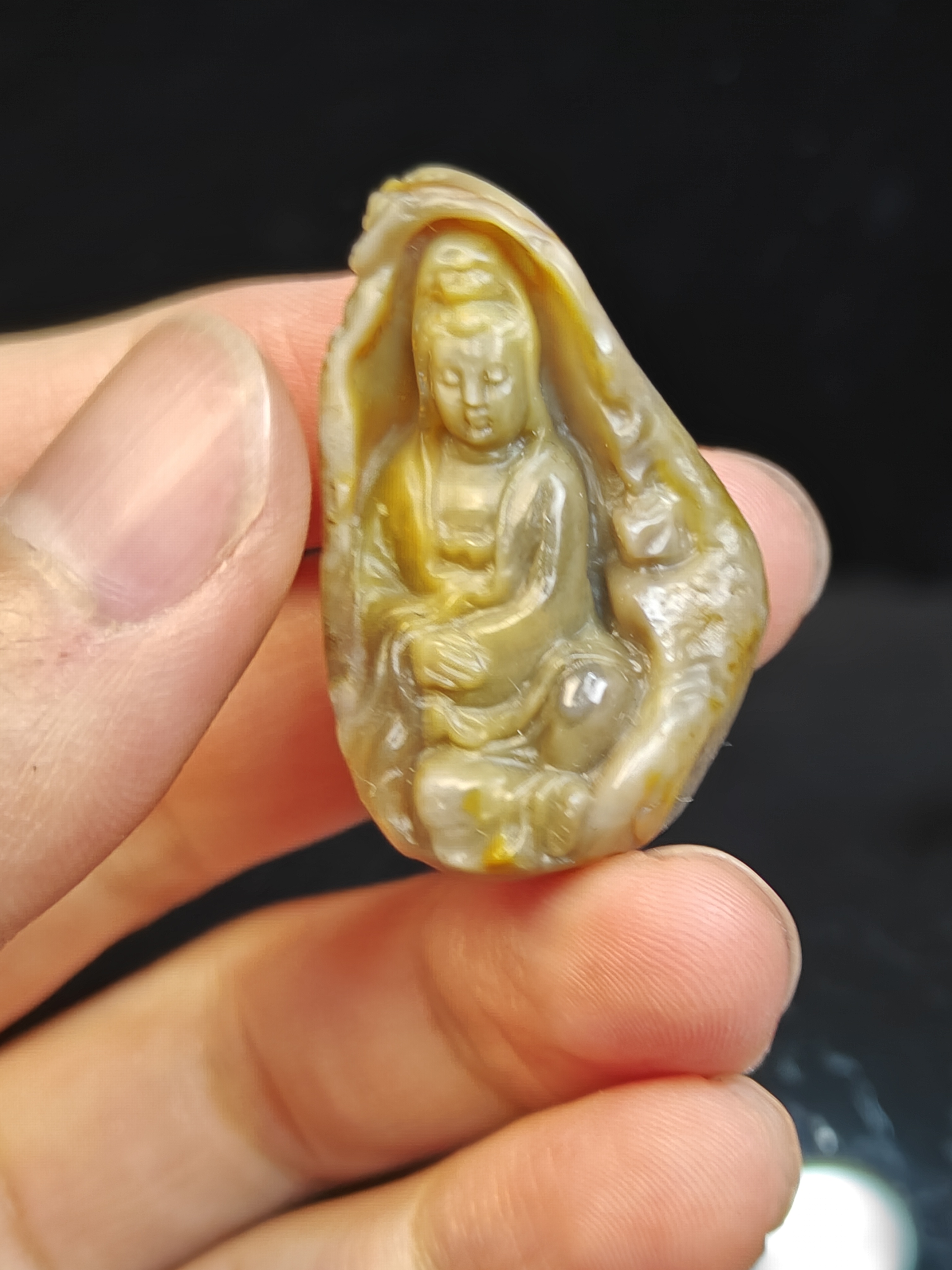 寿山石田黄摆件 观自在，非常精美的质地 细腻温润的手感非常好