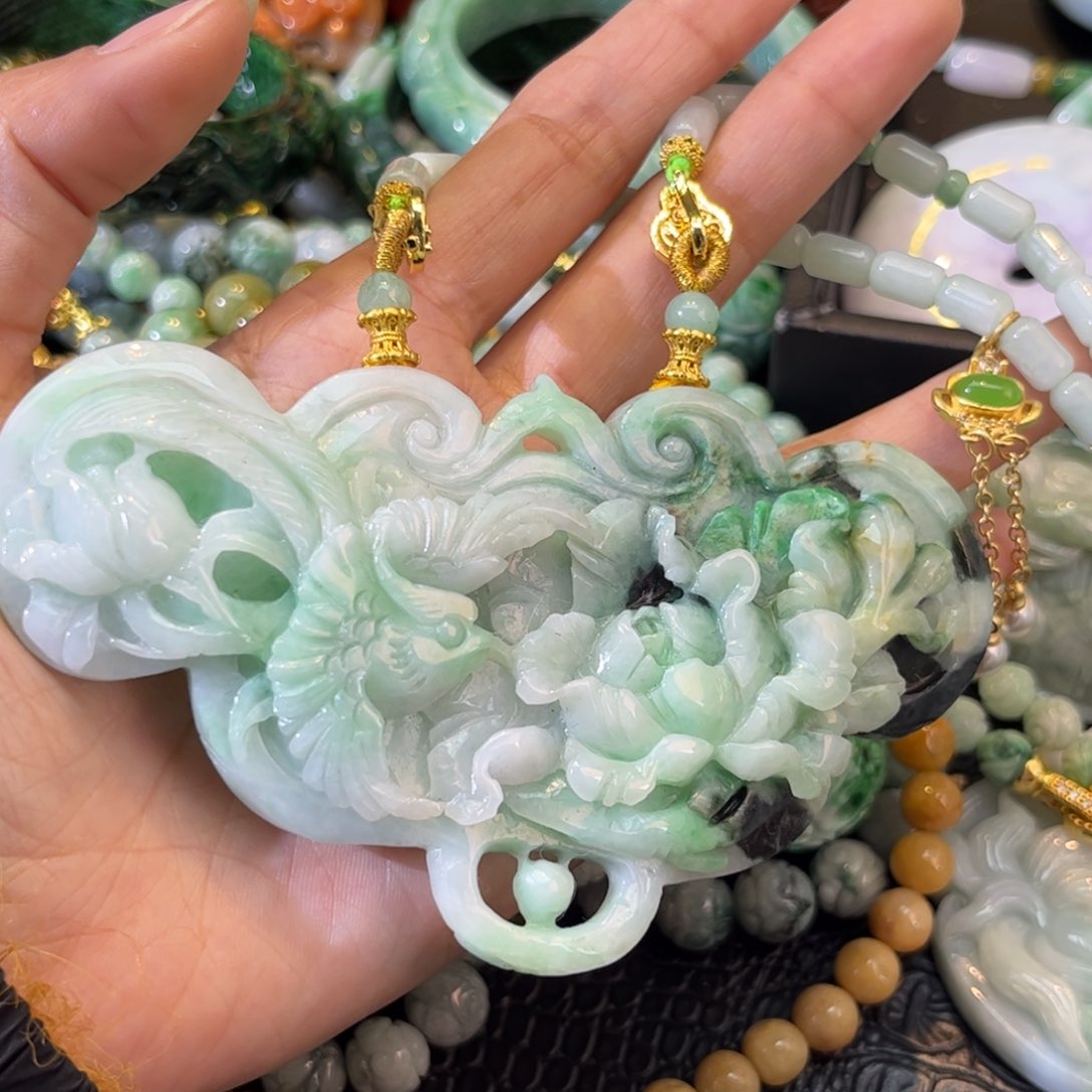 翡翠颈饰未镶嵌待编款