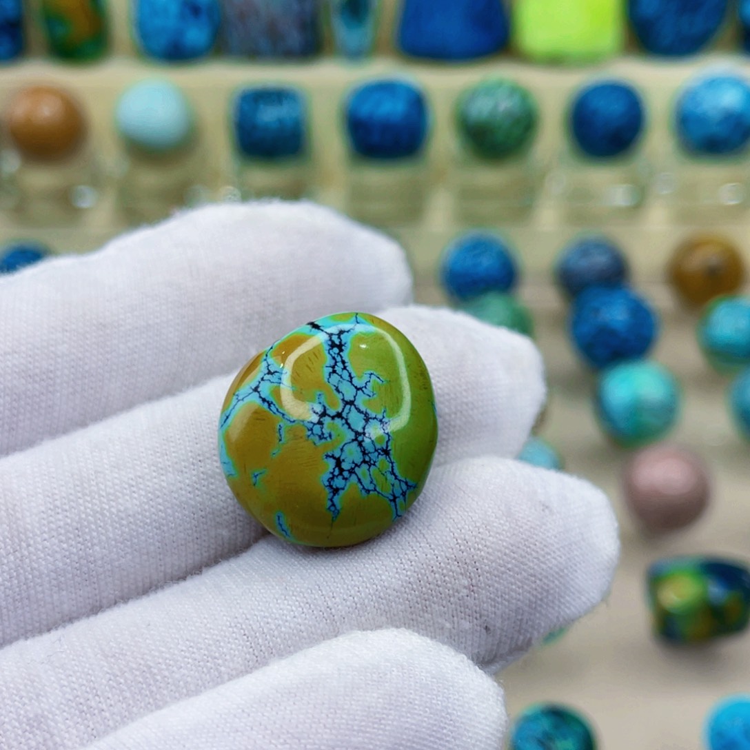 未镶嵌绿松石颈饰