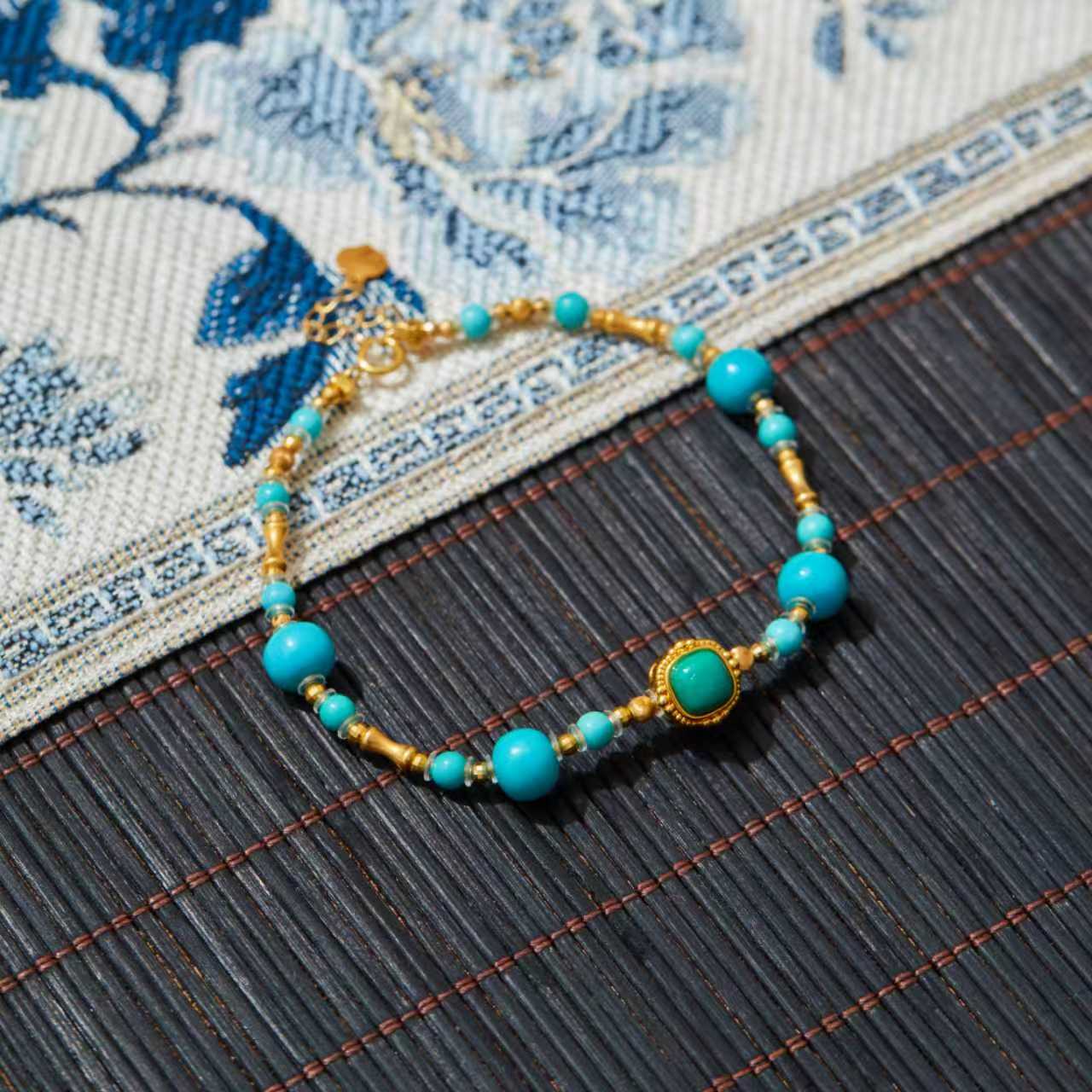 【云上雅岚】念清欢丨18K绿松手链-多样性发一件-XYGD206085-G