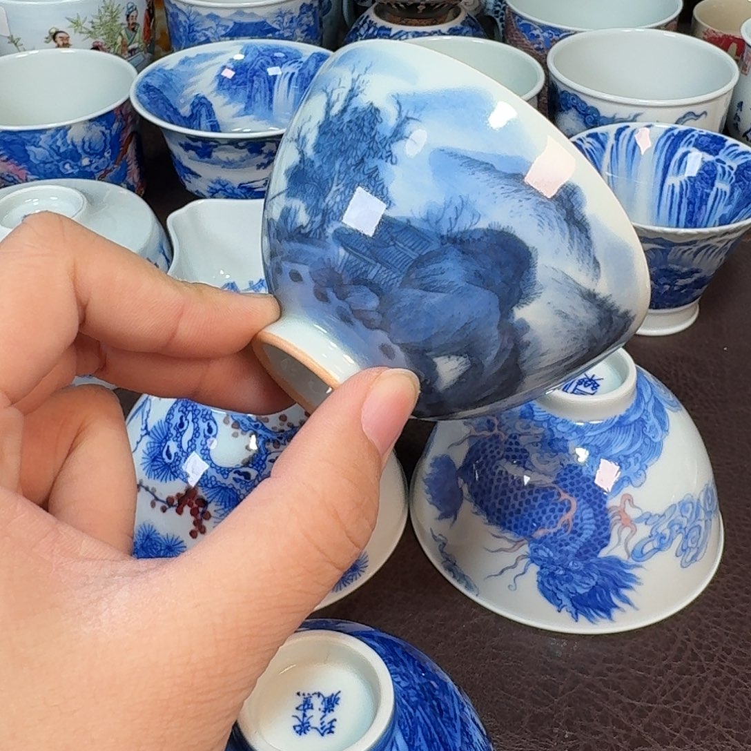 铑***䳾现代景德镇陶瓷盖碗